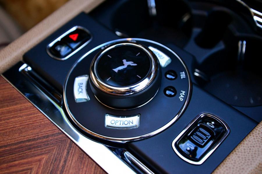  Rolls-Royce Wraith 2014 года  (фото 21 из 36)